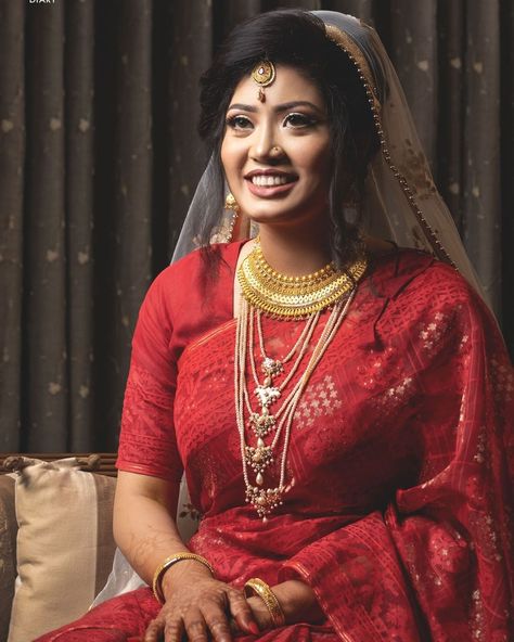 Wedding Diary Bangladesh on Instagram: “Ziad & Pinky // Wedding Diary Photographer- Prito Reza Booking and info: 0197 555 66 33/0197 33 111 77 Packages:…” Jamdani Saree Bangladeshi Bride, Saree Bride Look, Jamdani Bride, Jamdani Saree Bangladeshi, Saree Bride, Bangladeshi Bride, Saree Shoot, Bridal Makeup Videos, Wedding Diary