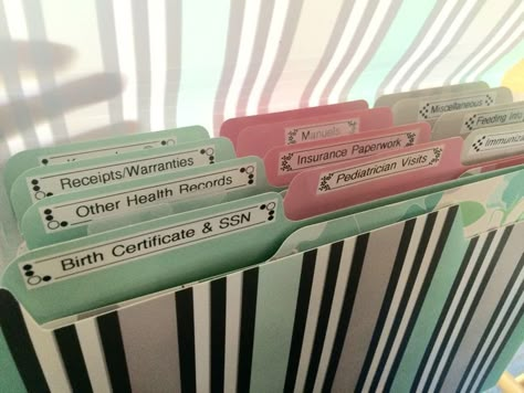 Easiest way to organize all your baby's documents! #organization #baby #newmom Bebe Video, One Month Baby, Baby Room Organization, Baby Life Hacks, Decor Studio, Organizing Hacks, Baby Sleep Problems, Diy Nursery, Nursery Organization