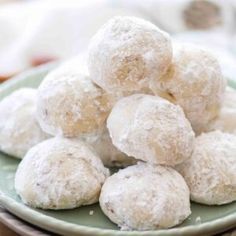 Mexican Wedding Cookies Recipe - Julie's Eats & Treats ® Mexican Wedding Cookies Recipes, Russian Tea Cookies, Wedding Cookies Recipe, Christmas Cookies Recipe, Snowball Cookie Recipe, Cookie Recipe Video, Russian Tea Cake, Mexican Wedding Cookies, Snowball Cookies