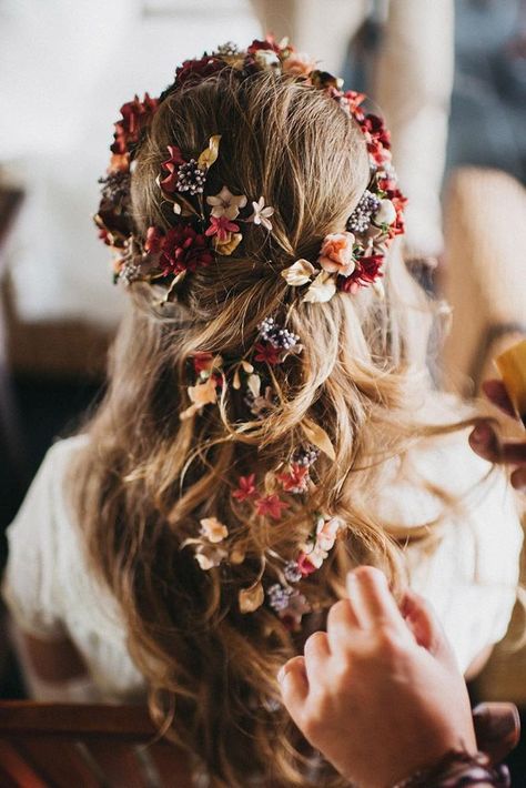 Wedding Hairstyles And Makeup, Flowers In Her Hair, Vlasové Trendy, Hair Done, Wedding Hair Flowers, Half Up Half Down Hair, Wedding Hair And Makeup, Hair Dos, العناية بالشعر