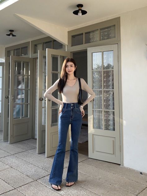 Cut Bray Outfits Jeans, Cutbray Jeans Outfit, Cutbray Style, Bootcut Jeans Outfit Casual, Mulvan Official, Meesho Outfits, Tita Outfit, Jean Top Outfits, Cutbray Jeans