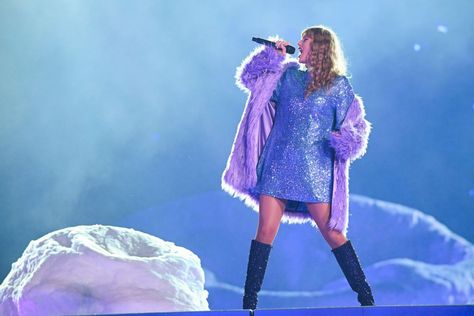 Lavender Haze Jacket, Midnights Lavender Haze, Another Cinderella Story, Tour Outfits, Taylor Swift The Eras Tour, Hamburg Germany, Eras Tour, First Night, Tshirt Dress