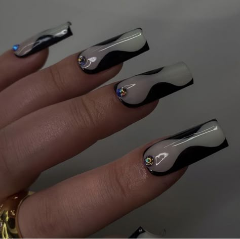 Maddyperez Nails, Black Euphoria Nails, Black Nails Euphoria, Maddy Euphoria Nails Black, Nails From Euphoria, Cassies Nails Euphoria, 222 Nails, Maddie From Euphoria Nails, Euphoria Nails Ideas Cassie