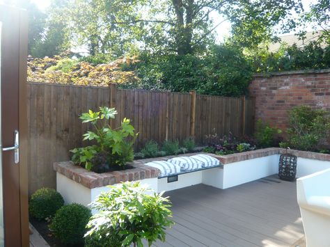 Retention Wall, Brick Garden Wall, Wall Seat, Seat Wall, Tiny Garden, Brick Garden, Wall Seating, Water Features In The Garden, Garden Designs