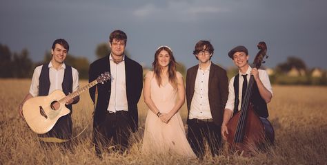 Folk & Pop wedding band The Skip Jacks offer a mix of chart tunes & classics with a Mumford & Sons style. Great for dancing & perfect for a wedding / party. Folk Band Photography, Dreamcatcher Photoshoot, Band Shoot, Pop Wedding, Folk Band, Band Photoshoot, Band Ideas, Band Photography, Mumford And Sons