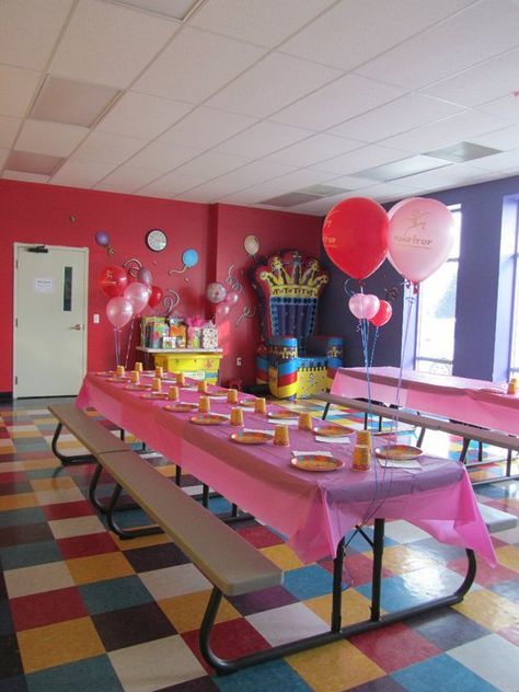 Party room at Pump it Up Pump It Up Birthday Party, Liminal Space Birthday Party, 90s Nostalgia Party, 2000s Nostalgia Birthday Party, 2000s Nostalgia Party, Dreamcore Birthday Party, Kids Birthday Party Aesthetic, Party Liminal Space, Nostalgic Birthday Party