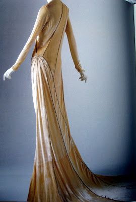 Art Deco Wedding Dress, Deco Wedding Dress, Style Année 20, Madeleine Vionnet, Silk Wedding Dress, 20s Fashion, French Fashion Designers, 1930s Fashion, Art Deco Stil