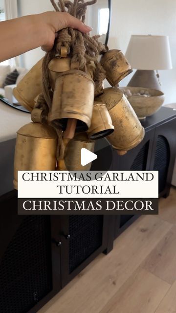 Paola Medina on Instagram: "✨CHRISTMAS GARLAND TUTORIAL: Comment “REA04” for links! ✨Christmas decor ideas, diy Christmas decor, christmas garland tutorial, how to decorate your mantel with garland #LTKhome #kingofchristmas #cljsquad #betterhomesandgardens #bhgstylemaker #southernlivingmag #christmastrees #christmasdecorideas #christmasdecorating #holidaydecorating #latinablogger #homedecorblogger #christmasinspiration #christmasideas #christmasdecor #christmashacks #ltkhome #amazonfinds #amazonhome" Diy Bells Crafts Ideas, Garland Hack, Christmas Mantel Garland, Christmas Decorating Hacks, Christmas Decor Idea, Black Gold Christmas, Garland Tutorial, Pretty Christmas Decorations, Merry Bright Christmas