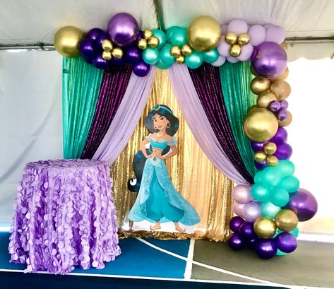 Princess Jasmine Balloon Garland, Jasmine Costume Kids, Jasmine Birthday Cake, Aladdin Birthday Party, Princess Jasmine Birthday Party, Princess Jasmine Birthday, Aladdin Party, Jasmine Party, Moroccan Party