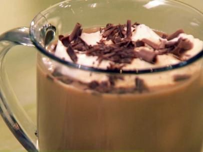 Dulce de Leche Coffee Recipe | Ree Drummond | Food Network Pioneer Woman Hot Chocolate, Pioneer Woman Crockpot, Food Network Canada, Pioneer Woman Recipes, Ree Drummond, Coffee Recipe, The Pioneer Woman, Coffee Creamer, Gluten Free Chocolate