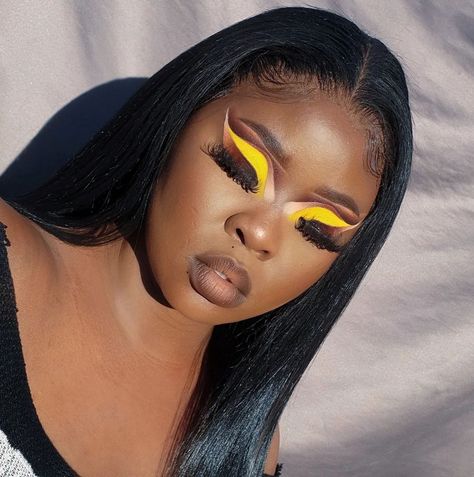 Winnie The Pooh Inspired Makeup, Yellow Makeup Looks, Yellow Aesthetics, Yellow Makeup, Bold Eye Makeup, Cute Eye Makeup, Makeup For Black Skin, Graphic Eyeliner, Soft Glam Makeup