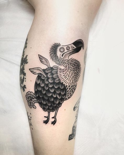 Dodo Bird Tattoo, Dodo Tattoo, Custom Tattoo Design, American Traditional, S Tattoo, Birds Tattoo, Tattoo Images, Skin Art, Traditional Tattoo