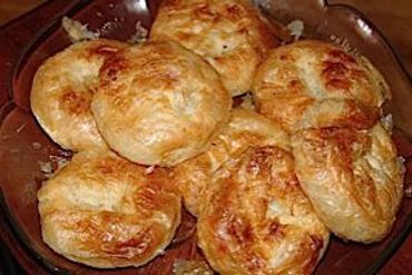 Bourekas Recipe, Jewish Cuisine, Kosher Recipes, Cookery Books, Savory Pie, Jewish Recipes, Turkish Recipes, Family Recipes, Beignets