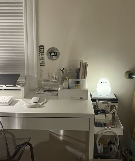 Aesthetic White Desk Setup, Room Ideas White Minimalist, White Ikea Desk Aesthetic, Muji Desk Aesthetic, Desk Aesthetic Simple, Minimalistic Desk Decor, Saranghae Room, Room Decor Clean Aesthetic, Kpop Desk Minimalist