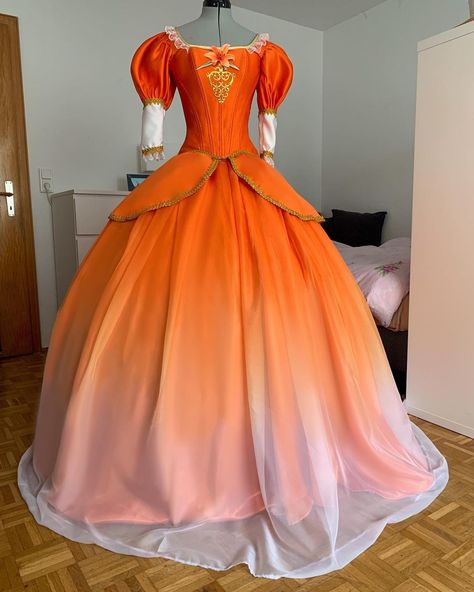 Barbie Dresses In Real Life, Barbie Princess Dress, Barbie Cosplay, Barbie 12 Dancing Princesses, Nostalgia Childhood, 12 Dancing Princesses, Barbie Dresses, Barbie Costume, Queen Outfit