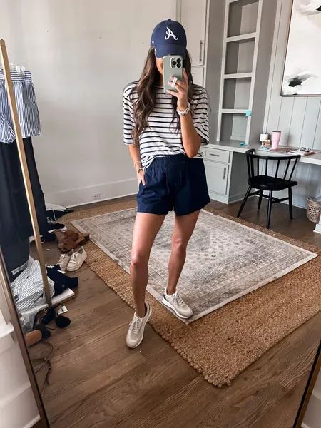 Sporty Mom Outfits Summer Casual, Summer Errands Outfit, Sports Mom Outfit Summer, Running Errands Outfit Summer, Sporty Mom Outfits, Summer Outfits Sporty, Errands Outfit Summer, Sport Outfits Summer, Sports Mom Outfit