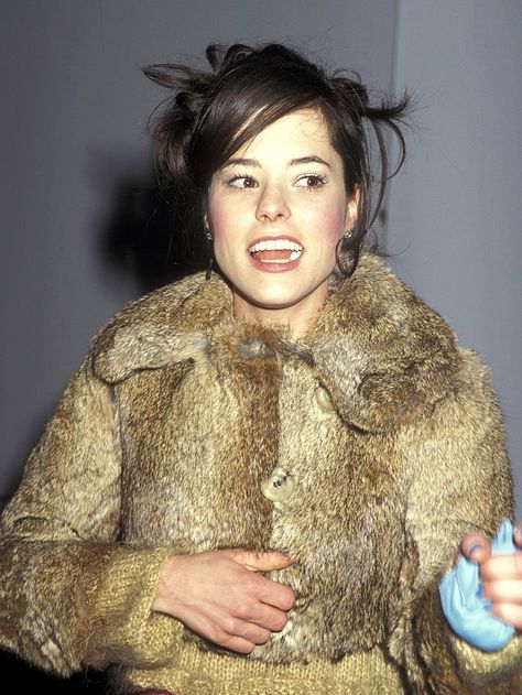 Parker Posey 90s, Friends Or Lovers, Parker Posey, Soft Grunge, Party Girls, Types Of Fashion Styles, Caterpillar, 90s Fashion, The Ordinary