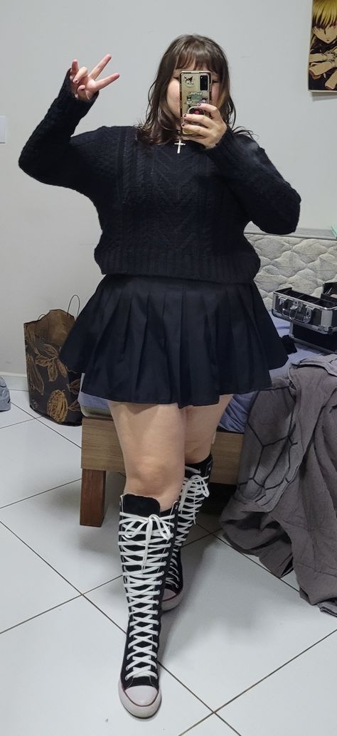 Plus Size Emo Outfits Winter, Egirl Fashion Plus Size, Plus Size Gothic Outfits, Plus Size Goth Outfit Ideas, Plus Sized Alternative, Black Grunge Girl, Chubby Grunge Outfits, Plus Size Emo Outfits, Midsize Goth