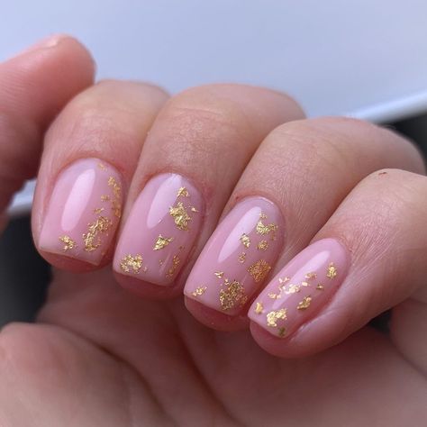 Shorties Nails Almond, Nails With Gold Flakes, Winter Nails Gel, Bridal Nails Designs, Space Nails, Asian Nails, Happy Nails, Almond Nails Designs, Cute Gel Nails