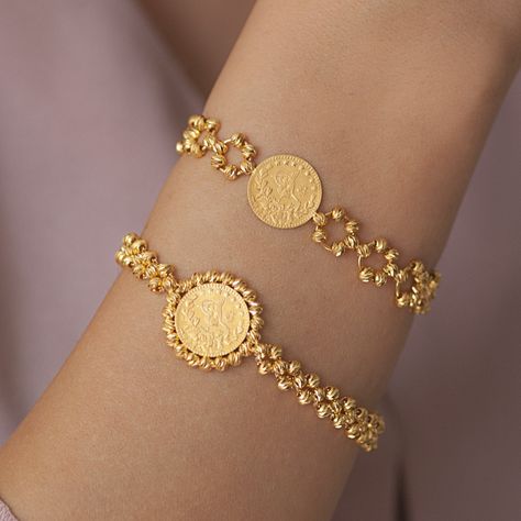 Cartoon Chef, Gold Bracelet Simple, Gold Jewellry, Pretty Jewelry Necklaces, Gold Aesthetic, Polki Jewellery, Gold Models, Gold Bracelet For Women, Classy Jewelry