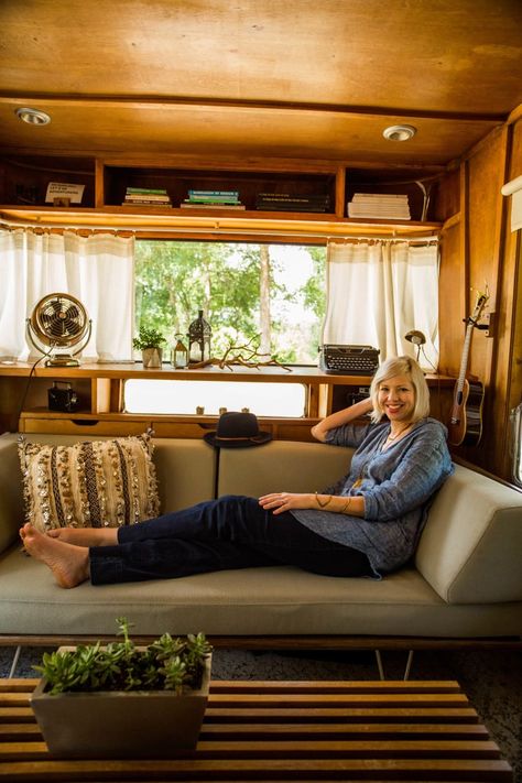 Homestead Apartment, Rv Style, Vintage Trailer Interior, Trailer Interior, Vintage Rv, Vintage Airstream, Green Acres, Camper Living, Rv Interior