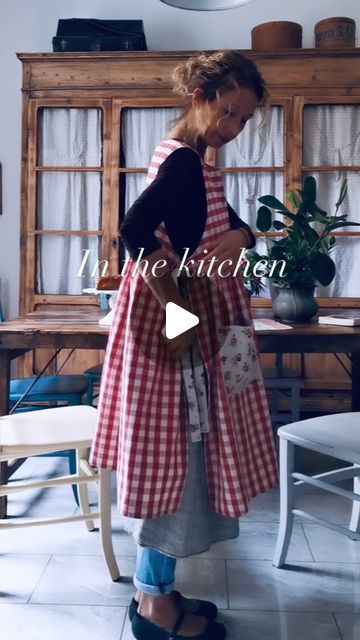 Cristiana Rossini - I grembiuli di Cecibirbona on Instagram: "In the kitchen…with CeCi Aprons❤️
shop: www.cecibirbona.com

#igrembiulidicecibirbona #cecibirbona #grembiule #cucinare #grembiuli #ricette #apron #cooking #artigianatoitaliano #fattoamano #handmade #italy #cooking #cookingathome #luxurylifestyle #italianfood #tuscany #newengland #gingham" Italian Apron, Apron Cooking, January 19, Apron Designs, Luxury Lifestyle, New England, The Kitchen, Gingham, Apron