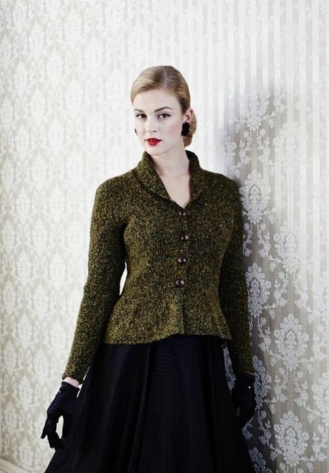 Taking a cue from Dior's iconic Bar Suit, this buttoned jacket celebrates the hourglass shape. Using Milano yarn, it has a nipped in waist, dramatic peplum, shawl collar and garter stitch edging. The pattern is in the Debbie Bliss magazine AW13. Yarn Jewelry, Wardrobe Images, Jeans Pattern, Debbie Bliss, Vogue Knitting, Leggings And Socks, Peplum Jacket, Knitting Magazine, Gold Bead Necklace