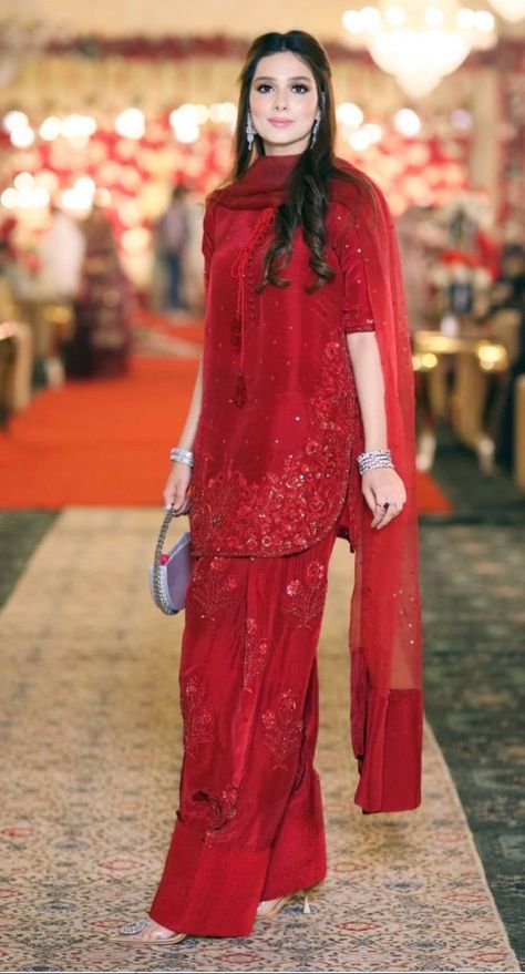 Velvet Dresses Outfit, Simple Suits, Wedding Trousseau, Bridal Suits, Desi Dress, Zardosi Embroidery, Traditional Attires, Luxury Pret, Pakistani Fancy Dresses