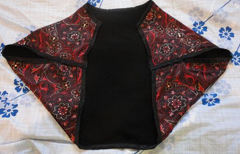 buruberi: An easy DIY on how to make a simple Bolero for any occasion!!!! ^v^ Sewing Top, Bolero Pattern, Sewing Tops, Sewing To Sell, Sewing Clothes Women, Diy Vetement, Trendy Sewing, Dress Well, Bolero Jacket