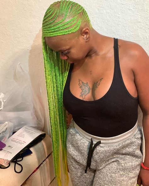 Pink Lemonade Braids, Miami Braids, Small Lemonade Braids, Purple Lemonade, Lemonade Braids, Senegalese Twist, Trending Hairstyles, Girls Makeup, Black Girls Hairstyles