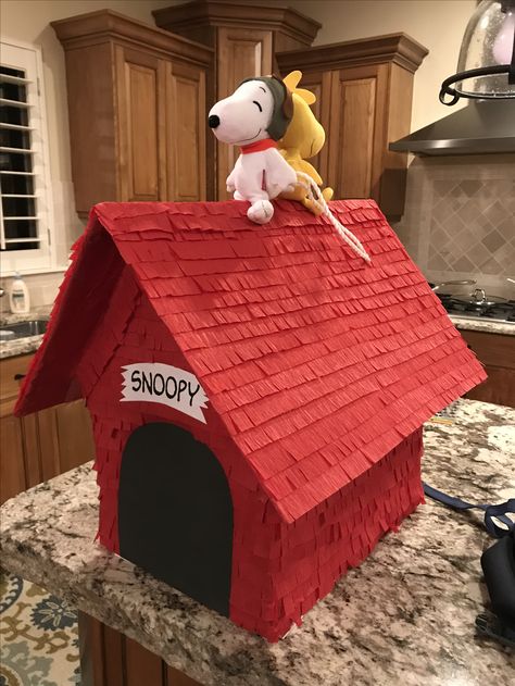 Homemade snoopy piñata Snoopy Pinata, Snoopy House Diy, Elmo Pinata, Snoopy Party Invitations, Snoopy Birthday Party Zazzle, Snoopy Birdhouse, Snoopy Birthday Party, Gender Reveal Pinata, Snoopy Dog House