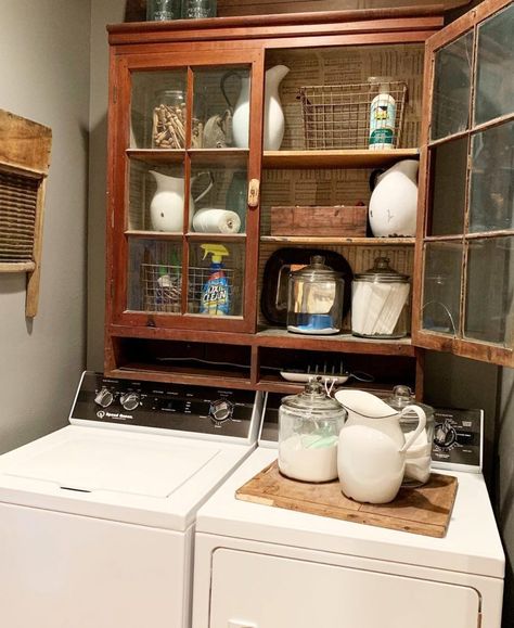 Kitchen Station, Primitive Laundry Rooms, Retro Laundry Room, Cottage Laundry Room, Laundry Room Pantry, Vintage Laundry Room Decor, Traditional Laundry Room, Laundry Room/mud Room, Vintage Laundry Room