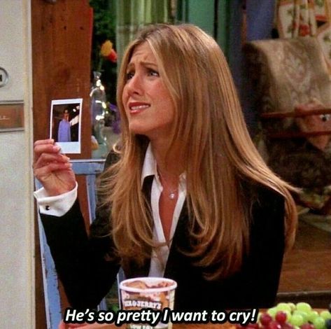 Jennifer Aniston 90s, Rachel Green Outfits, Friends Scenes, Jenifer Aniston, Jen Aniston, Messages For Friends, Friends Cast, Friends Moments, Friends Series