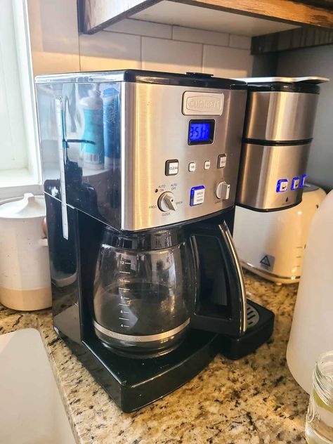 How To Clean Cuisinart Coffee Maker, Braun Coffee Maker, Clean A Coffee Maker, Dual Coffee Maker, Keurig Cleaning, Coffee Maker Cleaning, Cuisinart Coffee Maker, Coffee Basket, Baking Soda And Vinegar