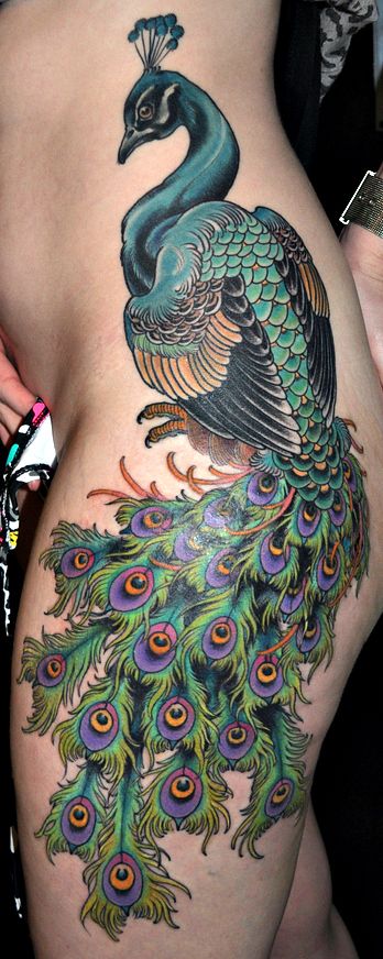 peacock body art Rose Tattoo Black, Paisley Tattoos, Family First Tattoo, Art Nouveau Tattoo, Nouveau Tattoo, Peacock Feather Tattoo, Peacock Tattoo, Geniale Tattoos, Tatuaje A Color