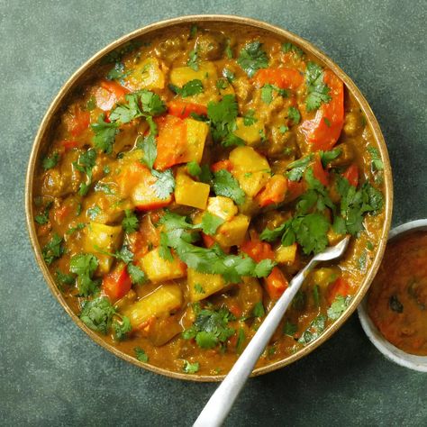 Mixed Vegetable Curry Indian, Easy Vegetable Curry, Mixed Vegetable Curry, Vegetable Curry Recipe, Vegetable Curry Recipes, Salmon Vegetables, Veg Curry, Eat Vegetables, Simple Pantry