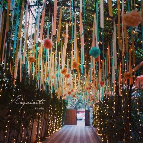 Fiesta Tropical, Desi Wedding Decor, Beautiful Wedding Decorations, Mehndi Decor, Wedding Design Decoration, Boda Mexicana, Wedding Stage Decorations, Stage Decorations, Wedding Stage