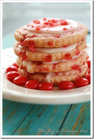 Cinnamon Candy Cookies with Vanilla Icing Cinnamon Candies, Christmas Cookie Frosting, Frosted Sugar Cookies, Cinnamon Sugar Cookies, Cinnamon Candy, Sweet Treats Desserts, Tea Ideas, Cookie Brownie Bars, Baking Items