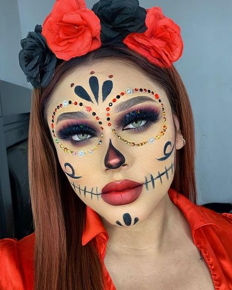 Blossom Makeup, Catrina Makeup, Holloween Makeup, Makeup Ojos, Dead Makeup, Cute Halloween Makeup, Hot Halloween Outfits, Halloween Makeup Scary, Halloween Makeup Inspiration