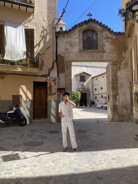 Mexican Summer Outfits Men, Italian Man Aesthetic, Italian Countryside Aesthetic, Aesthetic Mediterranean, Mallorca Summer, Summer Outfit 2023, Spain Aesthetics, Aesthetic Fashion Men, Mediterranean People