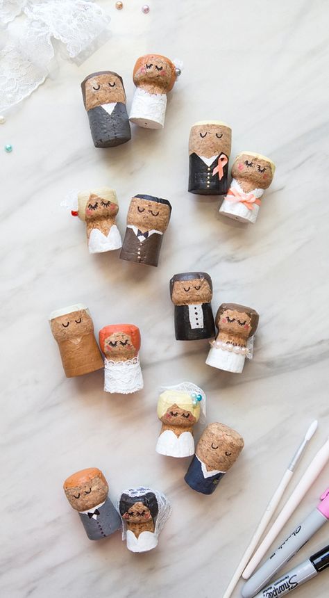 ميدالية مفاتيح, Cork Wedding, Wine Cork Diy, Wine Cork Art, Cork Projects, Rustic Wedding Decorations, Skirt Diy, Champagne Corks, Cork Diy