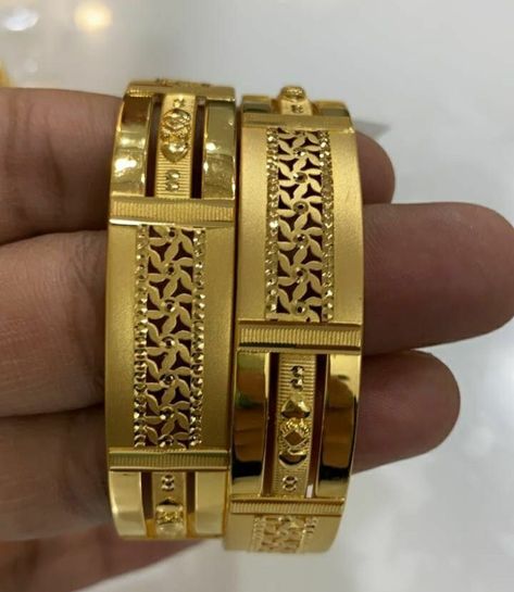 Jwellary Ideas, Gold Chudi, Bangel Design, Tanishq Jewellery, 22k Gold Bangles, Unique Wedding Jewelry, Unique Gold Jewelry Designs, Gold Jewels Design, Mubarak Images