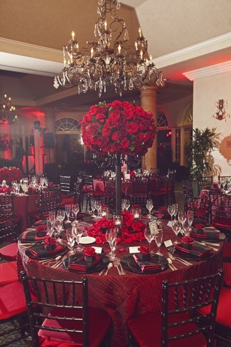 Beautiful black and red center piece and round table ideas. Red Quinceanera Ideas, Red Roses Centerpieces, Quince Themes, Black Red Wedding, Red Quince, Red Wedding Decorations, Red Wedding Theme, Quince Decorations, Red Quinceanera Dresses