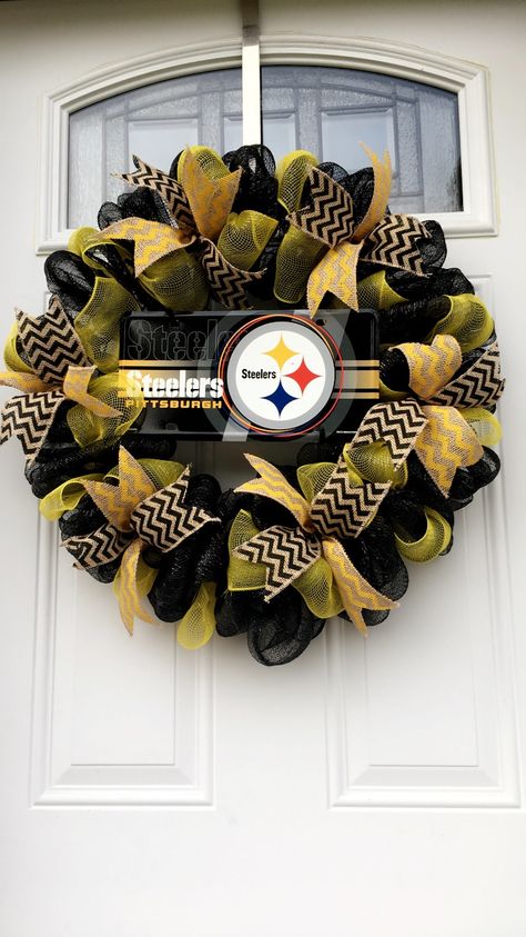 Nfl Wreaths Diy Deco Mesh, Football Mesh Wreath Diy, Steelers Wreaths, Steelers Wreath Diy, Pittsburgh Steelers Wreath, Football Wreath Diy, Nfl Wreaths, Steelers Decor, Cup Wreath