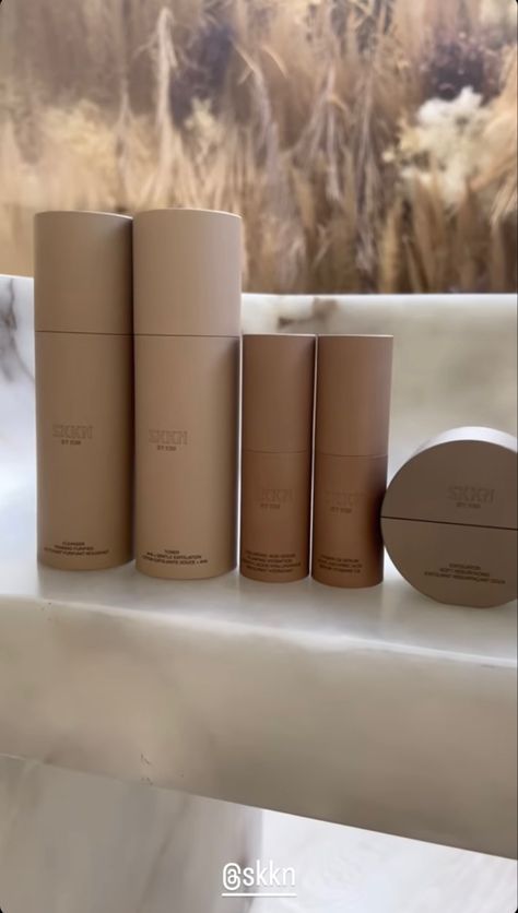 Brown Cosmetic Packaging, Brown Skincare Packaging, Co Branding Examples, Beige Packaging, Skin Care Branding, Luxury Skincare Packaging, Natural Skincare Packaging, Brown Branding, Brown Packaging