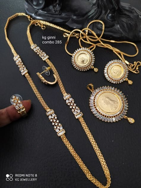 Thali Designs, Thali Chains, Thali Chain, Pretty Gold Necklaces, Diamond Chains, Diamond Pendant Jewelry, Gold Jewelry Designs, Diamond Jewelry Earrings, Antique Necklaces Design