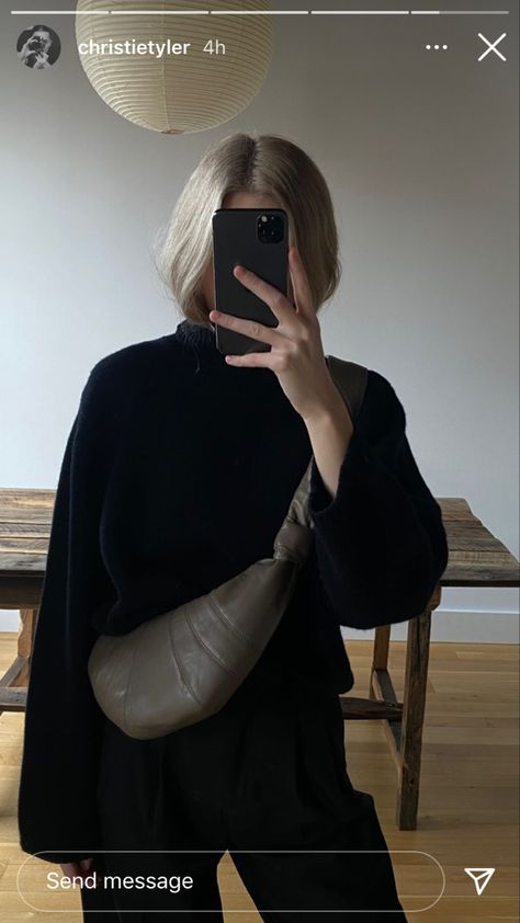 Lemaire Croissant Bag, Christie Tyler, Croissant Bag, Personal Style Inspiration, Style Inspiration Spring, Feminine Outfit, Edgy Fashion, Casual Fits, Fashion Details