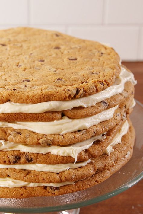 Cake With Cookie Layer, Layered Chocolate Chip Cookie Cake, Cookie Layer Cake Recipe, Layered Cookie Cake Recipe, Layered Cookie Cake Wedding, Chocolate Chip Cookie Layer Cake, Chocolate Chip Cookie Wedding Cake, Cookie Cake Wedding Cakes, Cookie Cake Layered