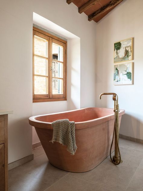 pink bathtub Bathroom Terracotta Floor Master Bath, Clay Bathtub, Terra Cotta Bathroom, Tuscany Bathroom, Tadelakt Bathtub, Cooper Bathtub, Blush Pink Bedroom Decor, Pink Bathtub, Dave And Jenny Marrs