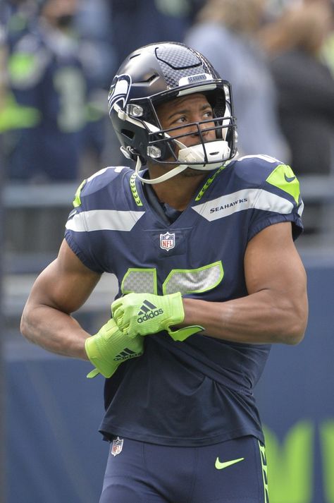 Tyler Lockett, Seattle Seahawks, Hawks, Football Helmets, Seattle, Nfl, Football, Quick Saves, American Football